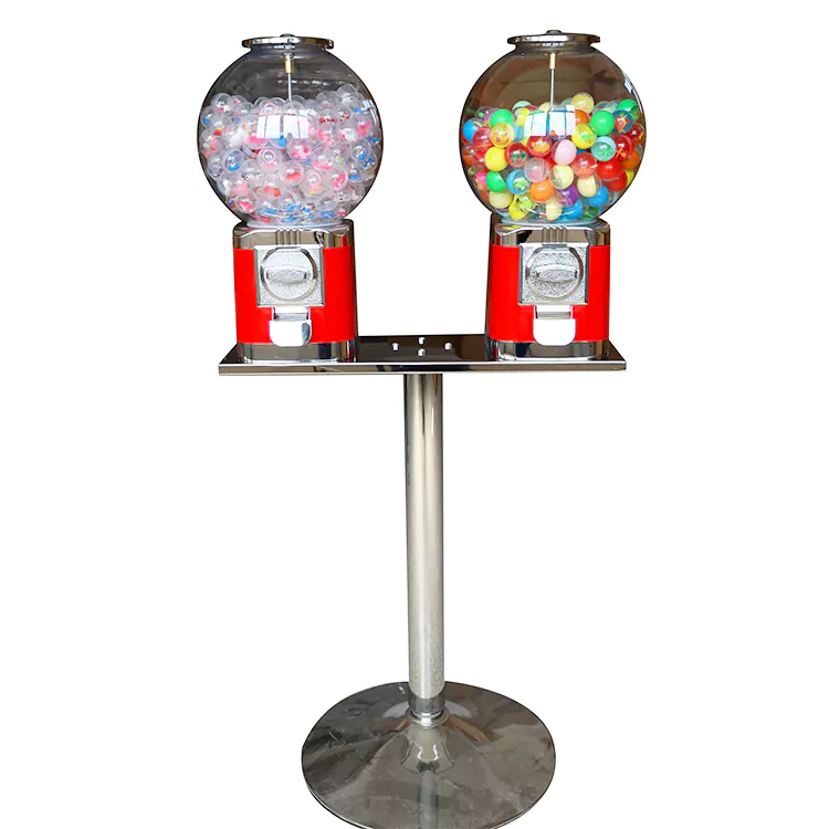 Vierkante Gashapon-machine met drie koppen